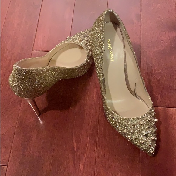 Gold pumps - Picture 2 of 2